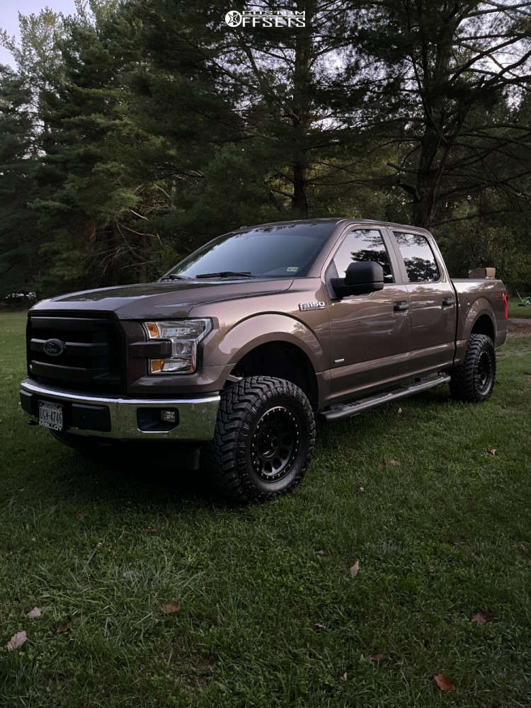 2017 Ford F-150 with 17x8.5 0 Method Mr305 and 33/12.5R17 Atturo Trail ...