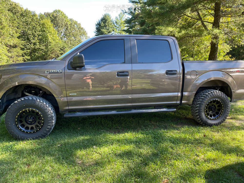 2017 Ford F-150 with 17x8.5 0 Method Mr305 and 33/12.5R17 Atturo Trail ...