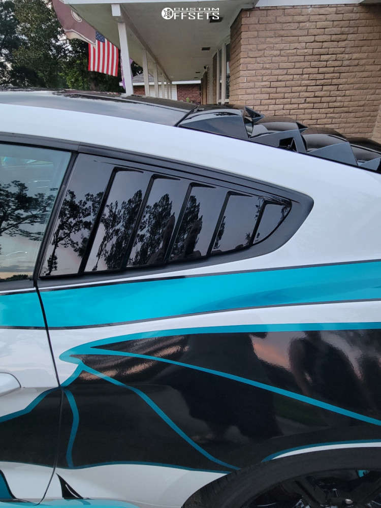 2018 Ford Mustang with 20x8.5 38 MASSIV 920 and 255/40R20 Radar Dimax ...