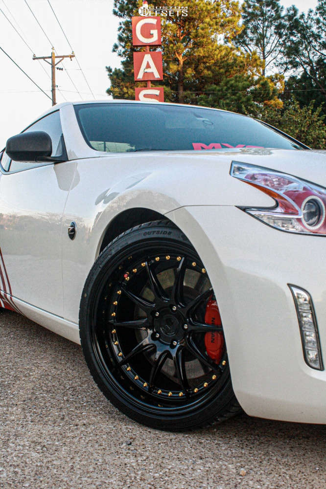 2016 Nissan 370Z with 19x9.5 22 Aodhan Ds07 and 255/35R19
