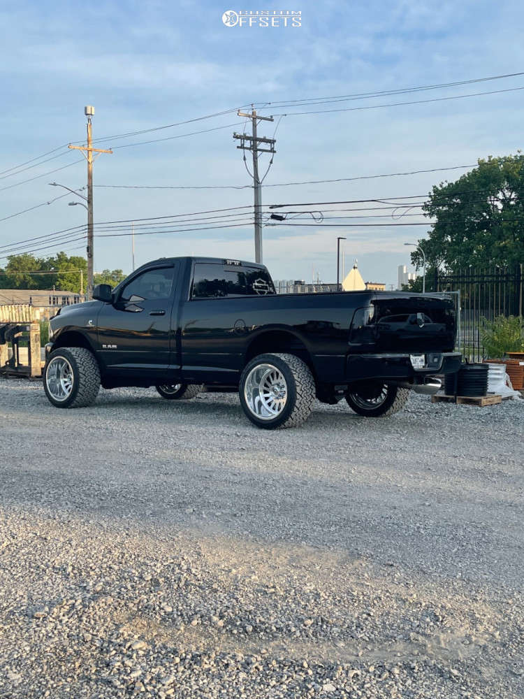 2014 Ram 2500 with 22x14 81 Fuel Ff16 and 33/14.5R22 Venom