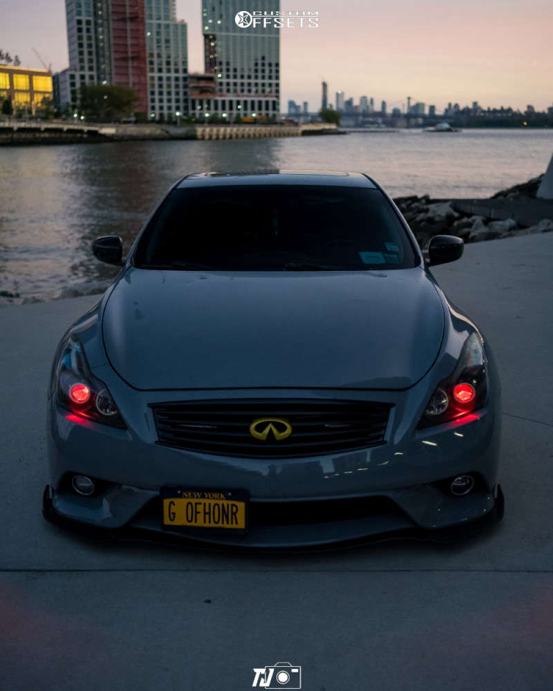 2010 INFINITI G37 with 19x9.5 15 Varrstoen Es2 and 235/40R19 Lexani Lxtwenty and Air Suspension