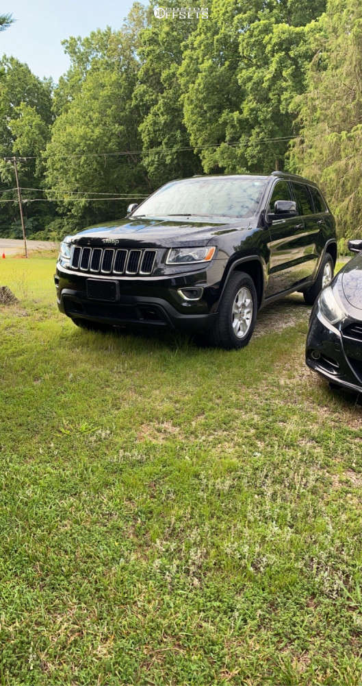2015 Jeep Grand Cherokee with 20x9 1 Fuel Contra and 32/9.5R20 Falken