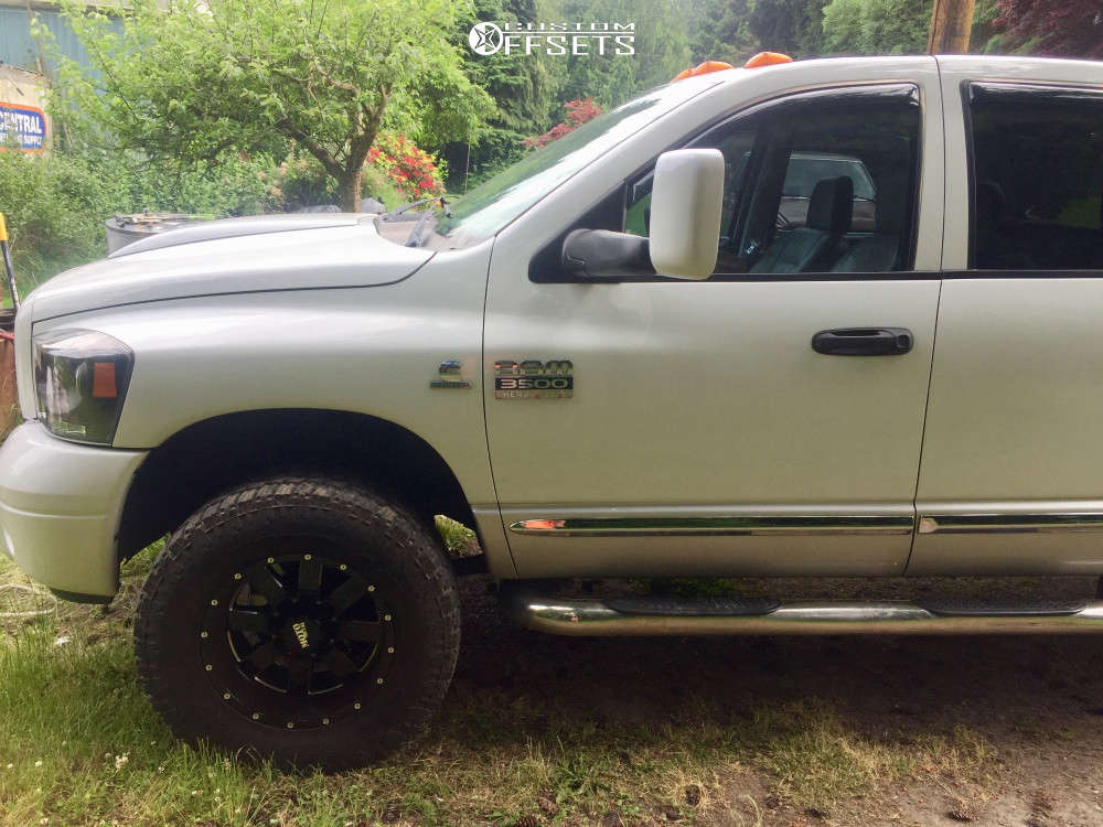 2007 Dodge Ram 3500 with 18x10 -25 Moto Metal Mo962 and 325/60R18 Toyo ...