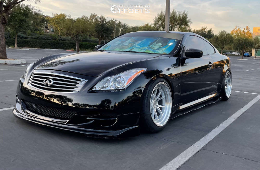 2008 INFINITI G37 with 18x10.5 22 Aodhan Ds08 and 255/40R18
