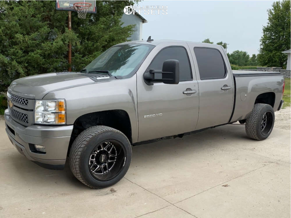 2012 Chevrolet Silverado 2500 HD with 20x12 -44 Moto Metal