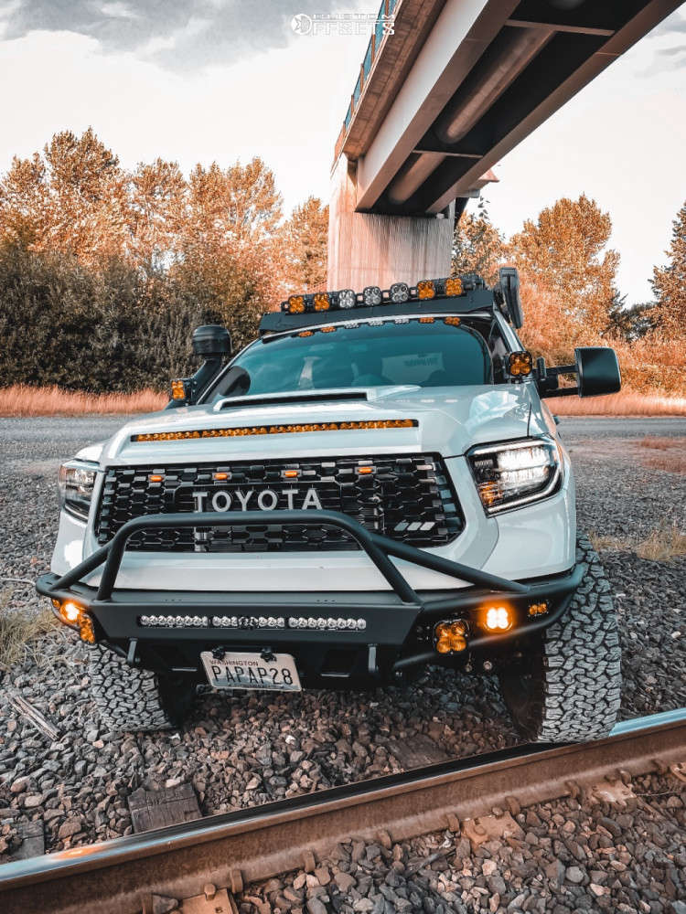 2020 Toyota Tundra with 18x9 -12 Method Mr701 and 35/12.5R18 BFGoodrich ...