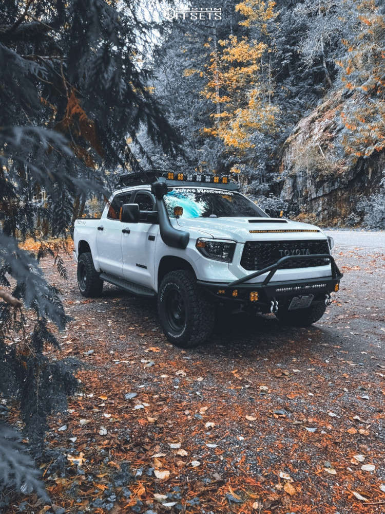 2020 Toyota Tundra with 18x9 -12 Method Mr701 and 35/12.5R18 BFGoodrich ...