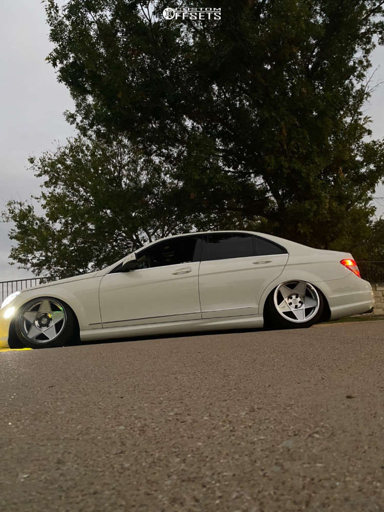 2009 MercedesBenz C300 Wheel Offset Tucked Air Suspension 1938587