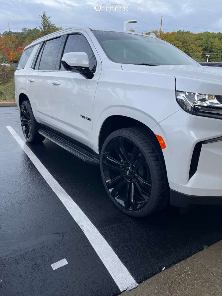 2021-chevrolet-tahoe-with-26x10-30-replica-rt4-and-295-30r26-lexani-lx