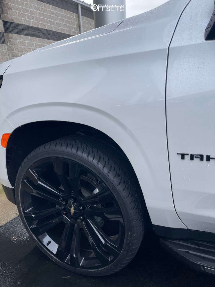 2021-chevrolet-tahoe-with-26x10-30-replica-rt4-and-295-30r26-lexani-lx