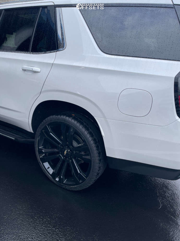 2021-chevrolet-tahoe-with-26x10-30-replica-rt4-and-295-30r26-lexani-lx