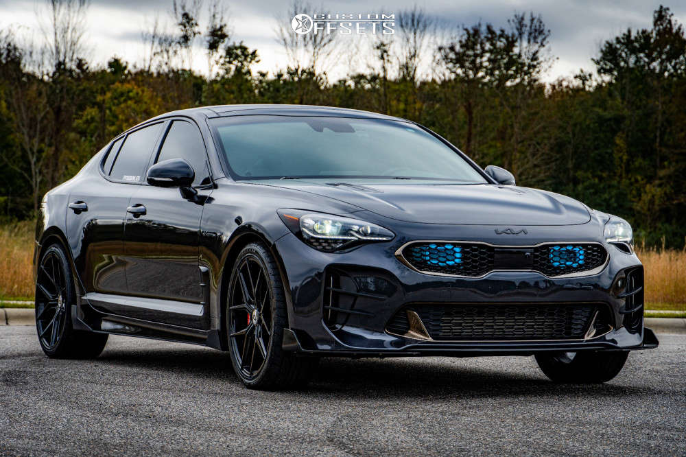 2019 Kia Stinger with 20x8.5 35 Pinnacle Splendent and 255/35R20 Nitto ...