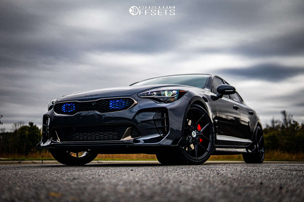2019 Kia Stinger with 20x8.5 35 Pinnacle Splendent and 255/35R20 Nitto ...