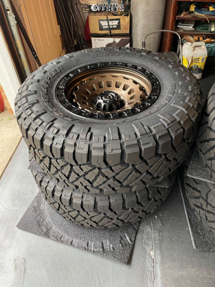 2016 Chevrolet Silverado 1500 with 18x9 12 Fuel Zephyr and 35/12.5R18