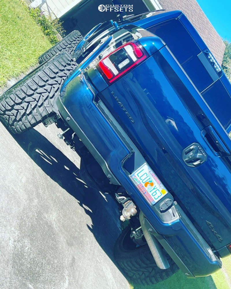 2021 Ram 2500 with 24x14 76 Hardrock Affliction and 36/14.5R24 Versatyre Mxt and Suspension