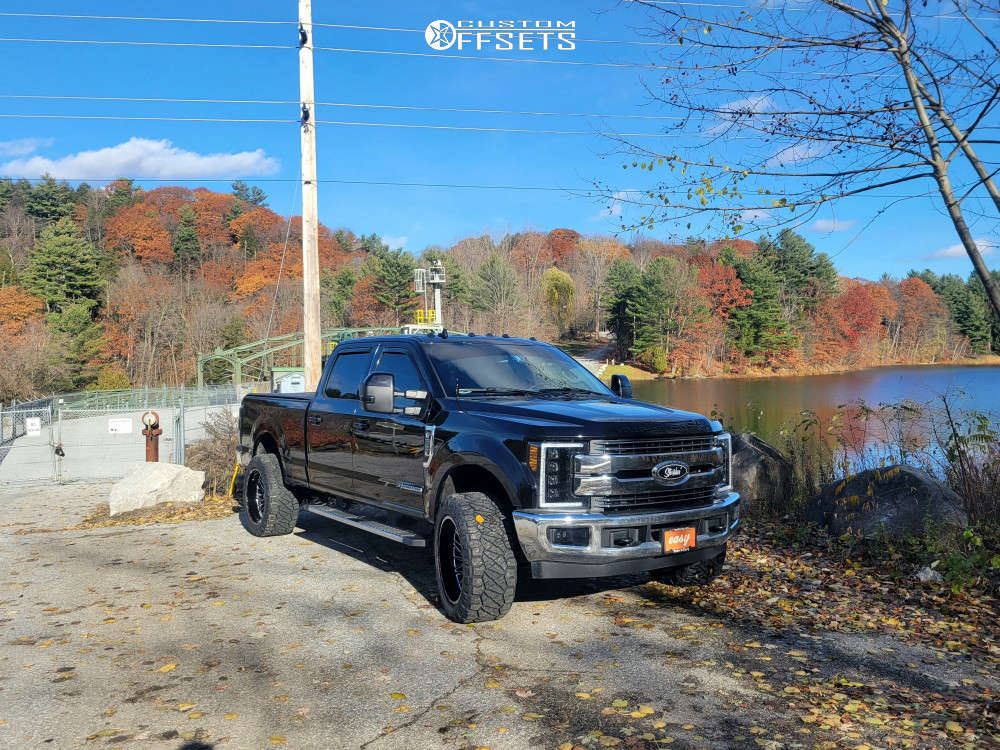 2019 Ford F-350 Super Duty with 22x12 -44 TIS 553BM and 325/50R22 Nitto ...