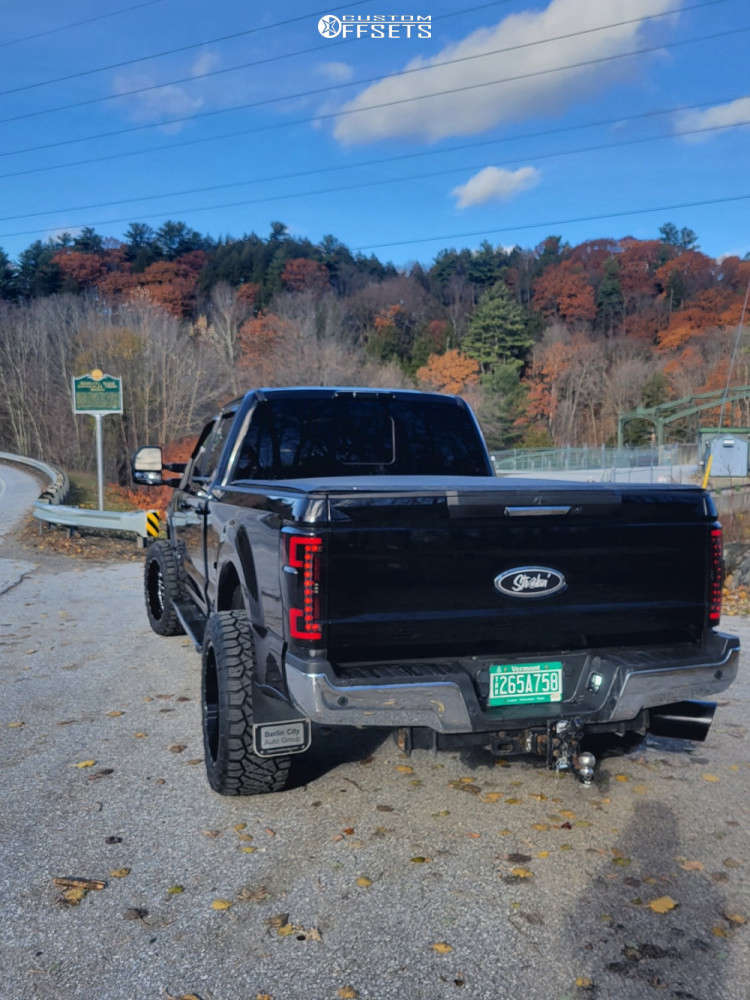 2019 Ford F-350 Super Duty with 22x12 -44 TIS 553BM and 325/50R22 Nitto ...