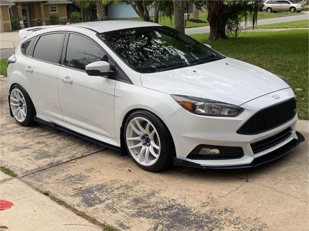 1966312-1-2017-focus-ford-st-