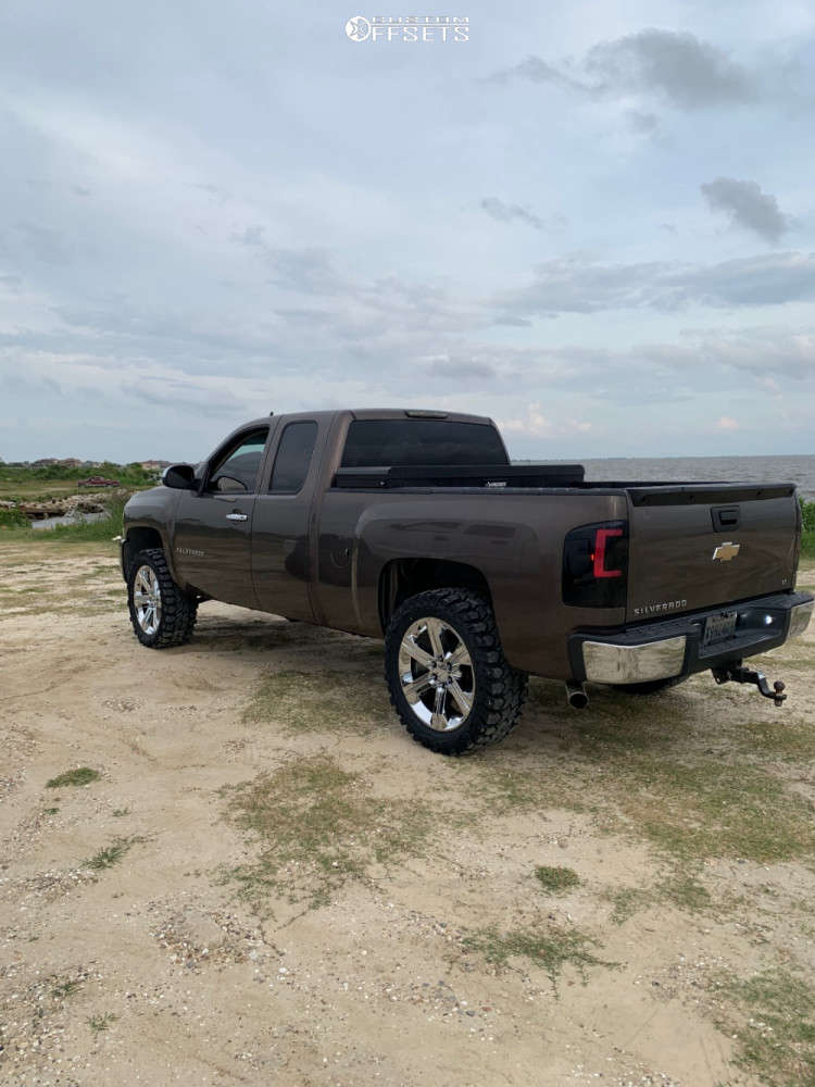 2007 Chevrolet Silverado 1500 with 22x10 33 OE Replicas G13 and 35/12 ...