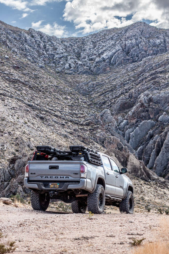 2020 Toyota Tacoma with 17x8.5 -12 RRW Rr7-h and 295/70R17 Toyo Tires ...