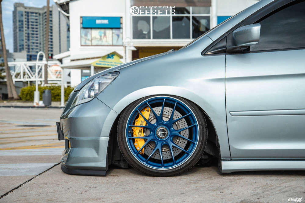 Odyssey インディアナポリス カスタム品 2006 Honda Odyssey with 20x10.5 30 Volk G27 Progressive and