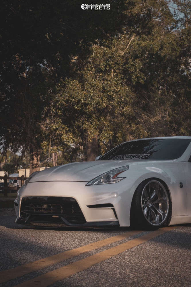 2009 Nissan 370Z with 19x10.5 5 Weds Chrishna and 225/35R19