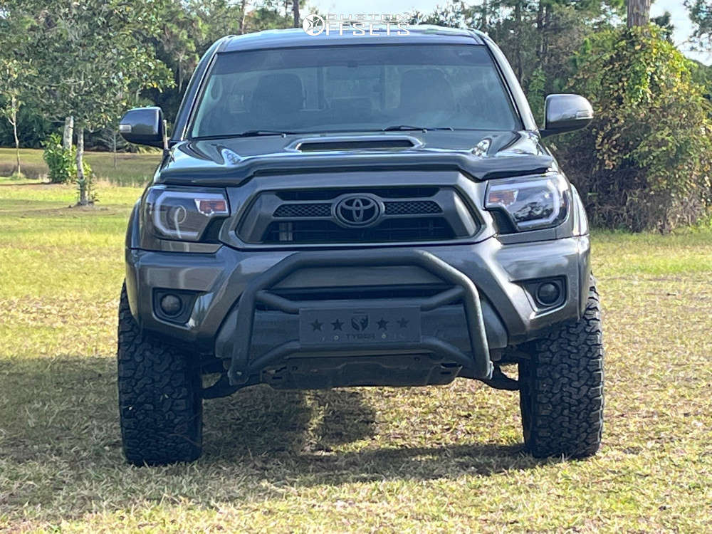 2015 Toyota with 20x9 Fuel Hostage D625 and 305/55R20 BFGoodrich