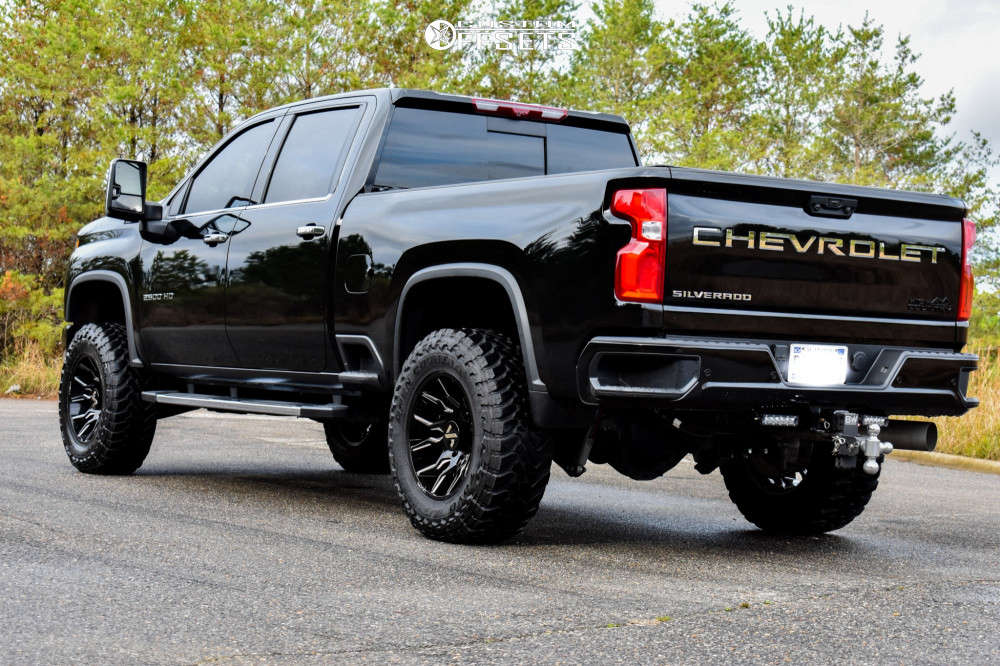 2021 Chevrolet Silverado 2500 HD with 20x10 -25 ARKON OFF-ROAD