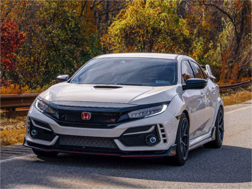 2021 Honda Civic with 18x9.5 45 Titan7 Ts-5 and 255/40R18 Nankang