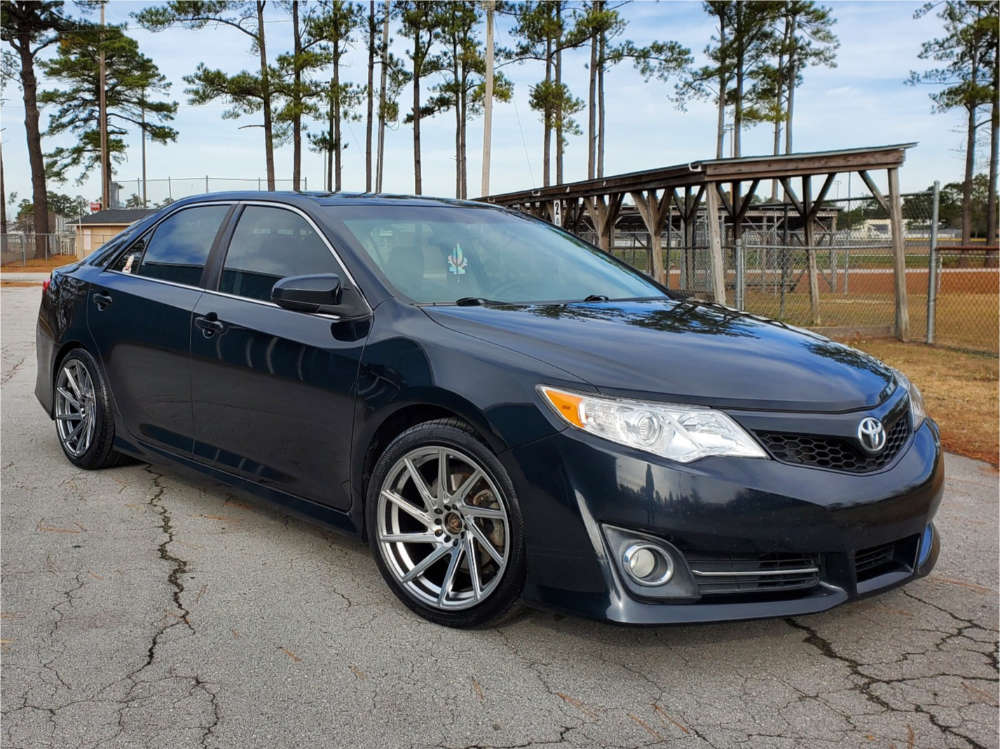 2014 Toyota Camry with 18x9.5 40 F1R F29 and 245/40R18 Vercelli Strada ...