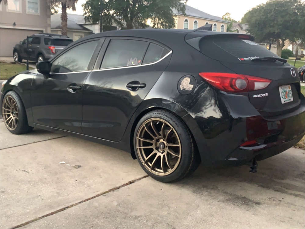 2009769-1-2018-3-mazda-touring