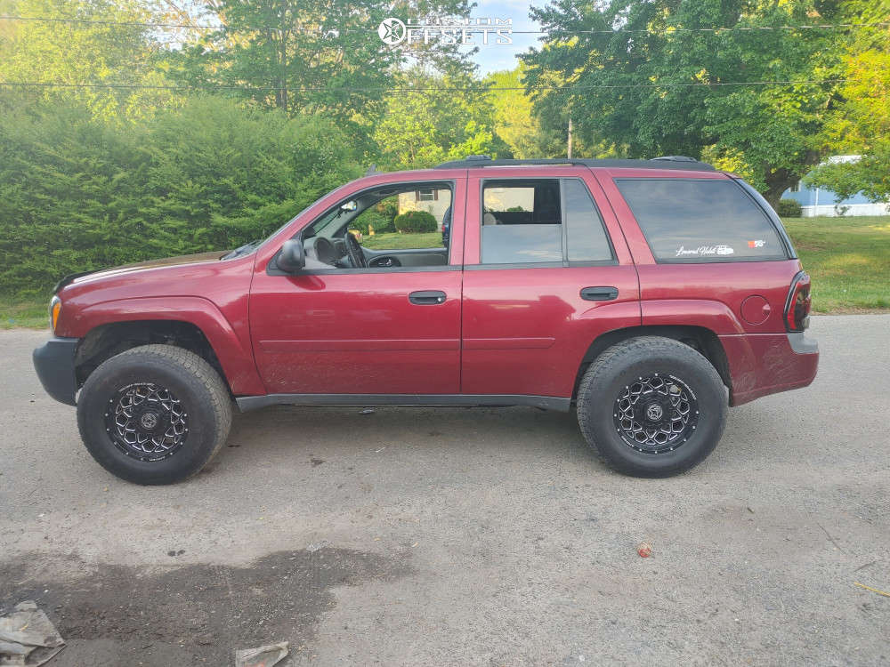 2006 Chevrolet Trailblazer with 17x9 Anthem OffRoad Avenger and 32/10
