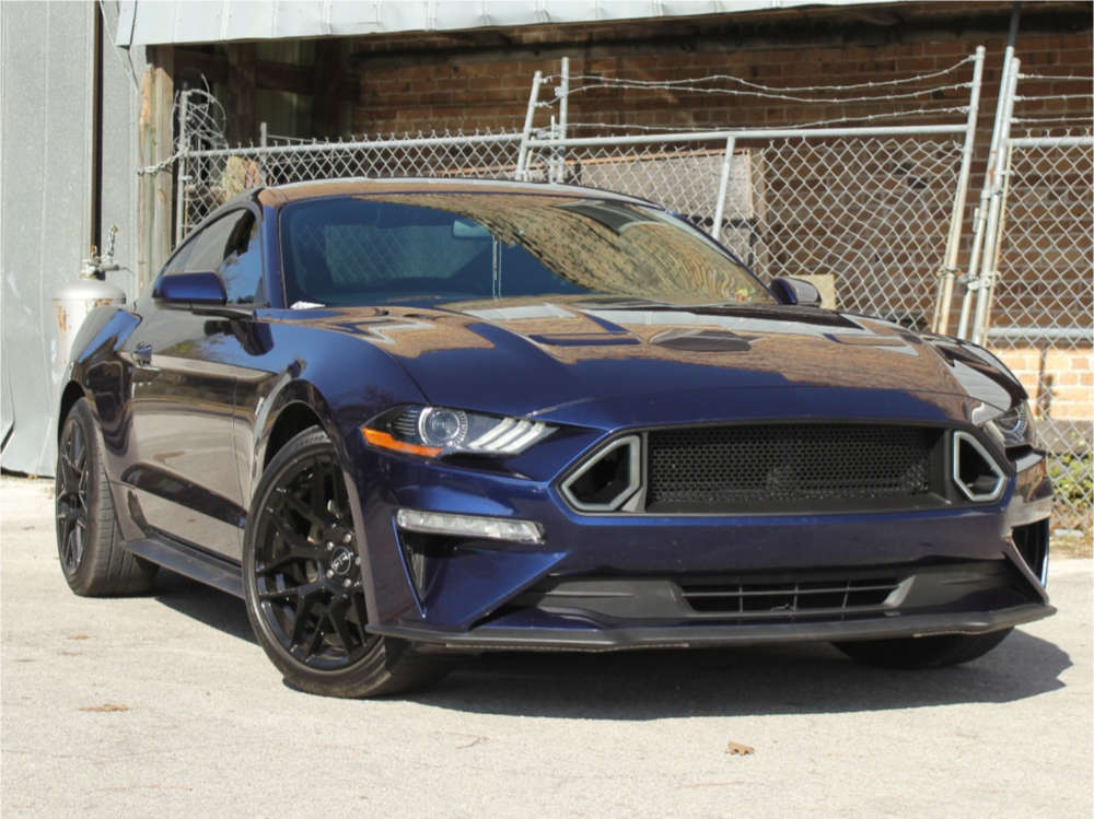 2018 Ford Mustang with 19x9.5 33 RTR Tech 7 and 255/40R19 Pirelli P ...