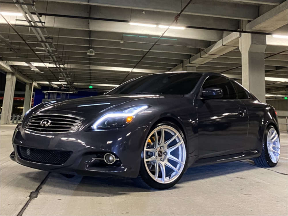 2011 INFINITI G37 with 19x10.5 30 ESR Cs8 and 255/35R19 Nankang Ns25