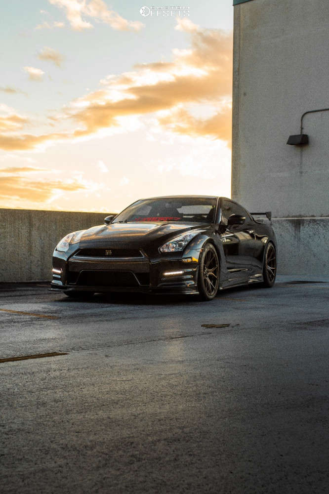 2012 Nissan GT-R with 20x10 42 Vorsteiner V-ff103 and 285/30R20 ...