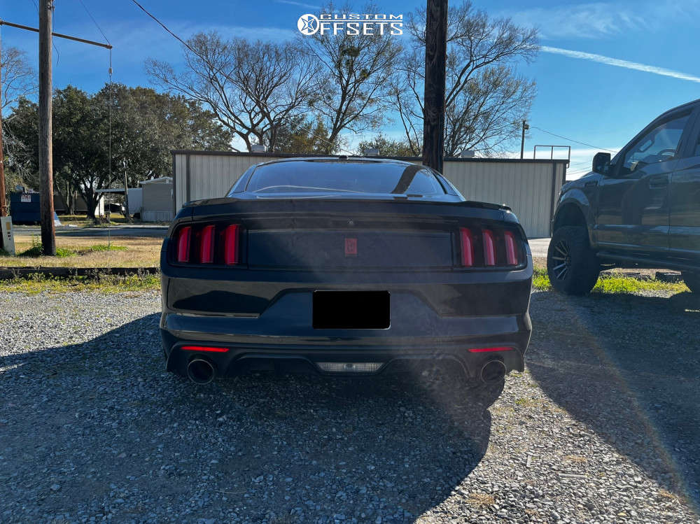 2015 Ford Mustang with 20x9 15 Niche Methos and 255/40R20 Nitto Nt555 ...