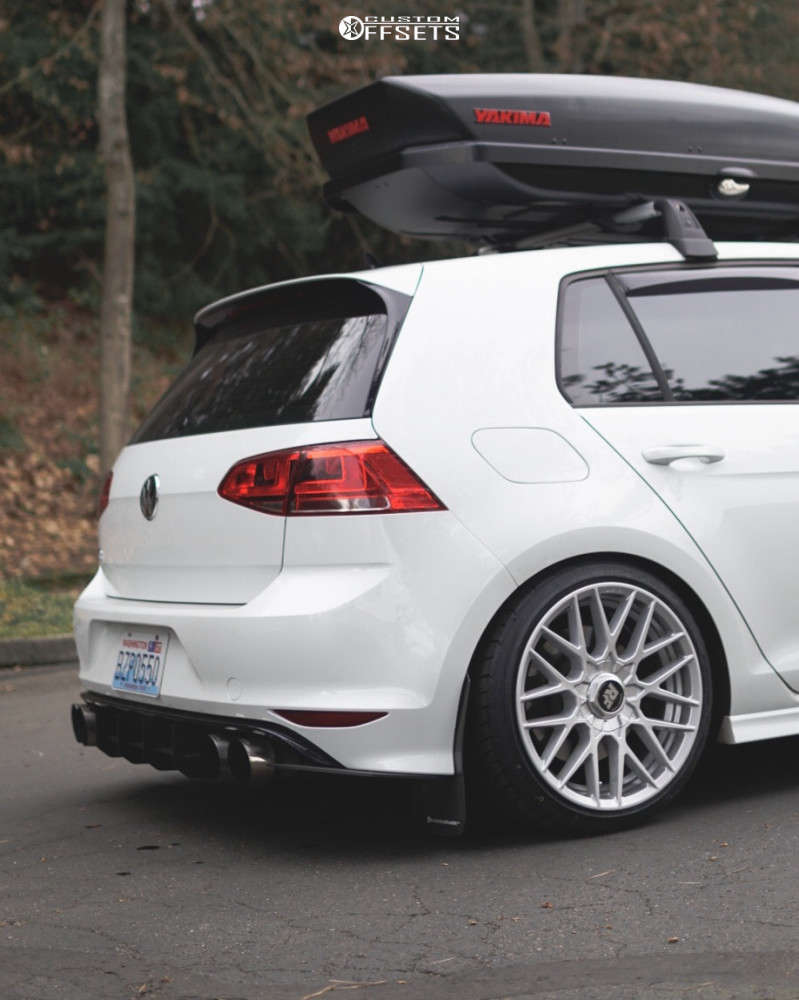 2016 Volkswagen Golf R with 18x8.5 35 Rotiform Rse and 205/40R18 Nitto ...