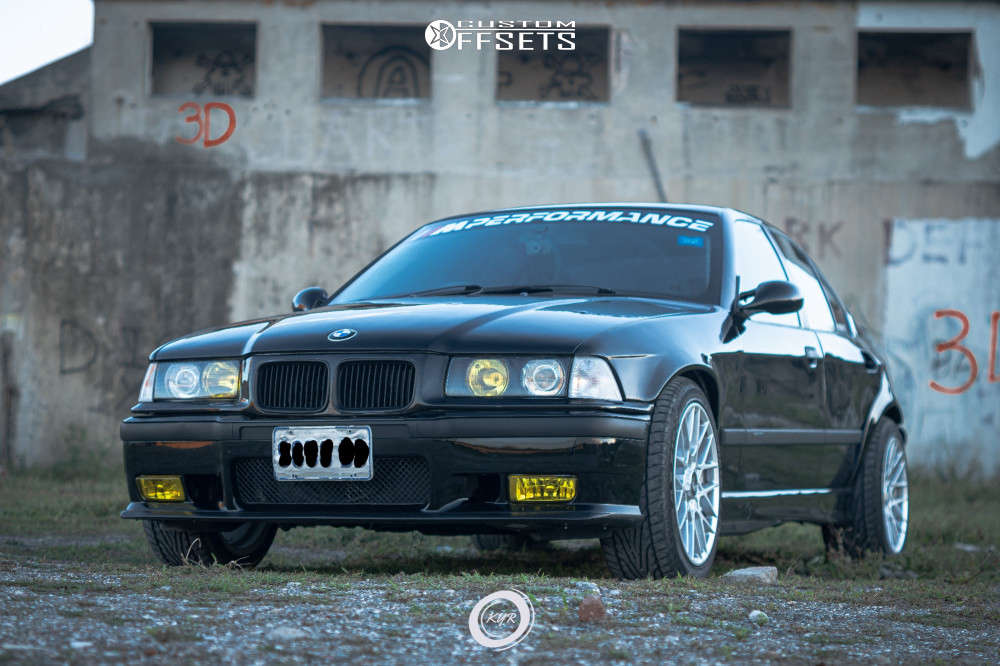 1992 BMW 320i with 17x8 35 Rotiform Rse and 225/45R17 Maxxis
