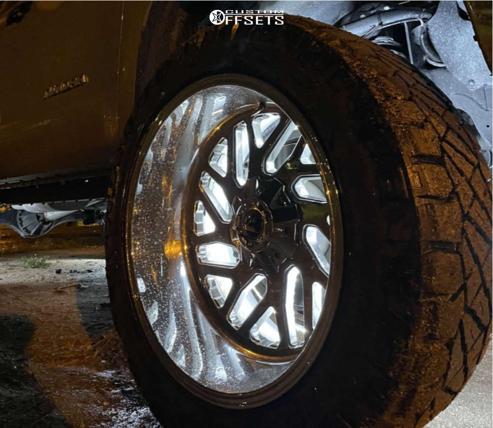 2020 Toyota Tundra with 22x12 43 Fuel Triton and 35/12.5R22 Nitto