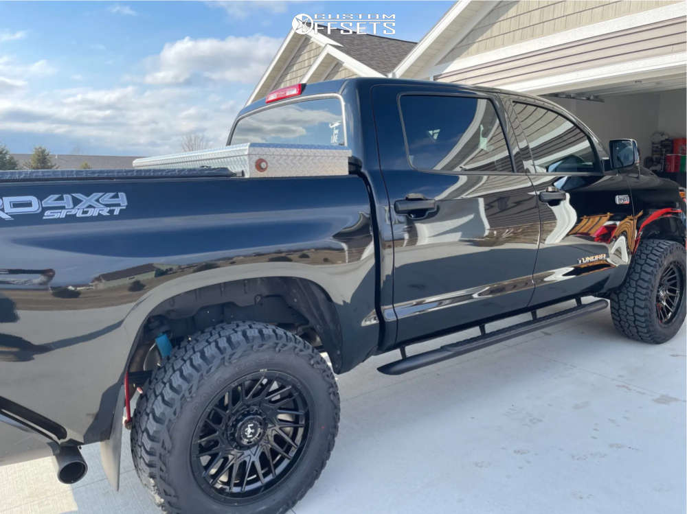 2019 Toyota Tundra with 20x10 25 Motiv Offroad Mutant and 33/12.5R20