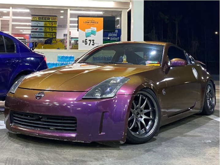 2003 Nissan 350Z with 18x9.5 22 Aodhan Ds02 and 245/40R18