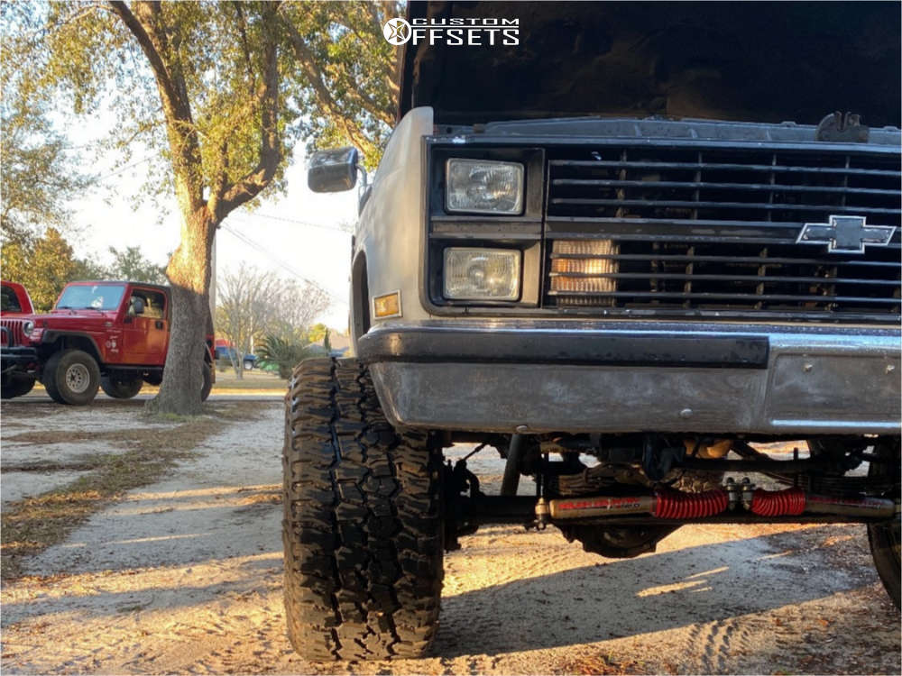 1984 Chevrolet K5 Blazer with 20x14 76 Scorpion Sc10 and 35/15.5R20