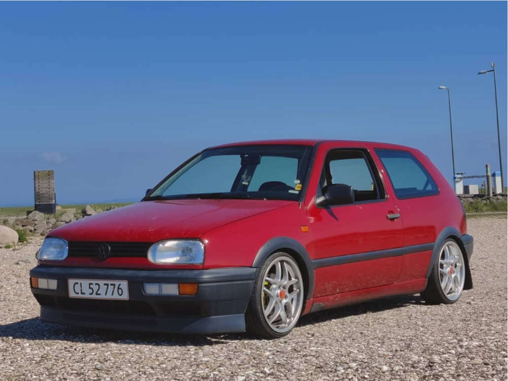 ＢＢＳ　ＲＦ　１７インチ　ＶＷ　ゴルフ、トゥーラン　スタッドレス ゴルフGTi純正17インチの溝たっぷりスタッドレスセット入庫です