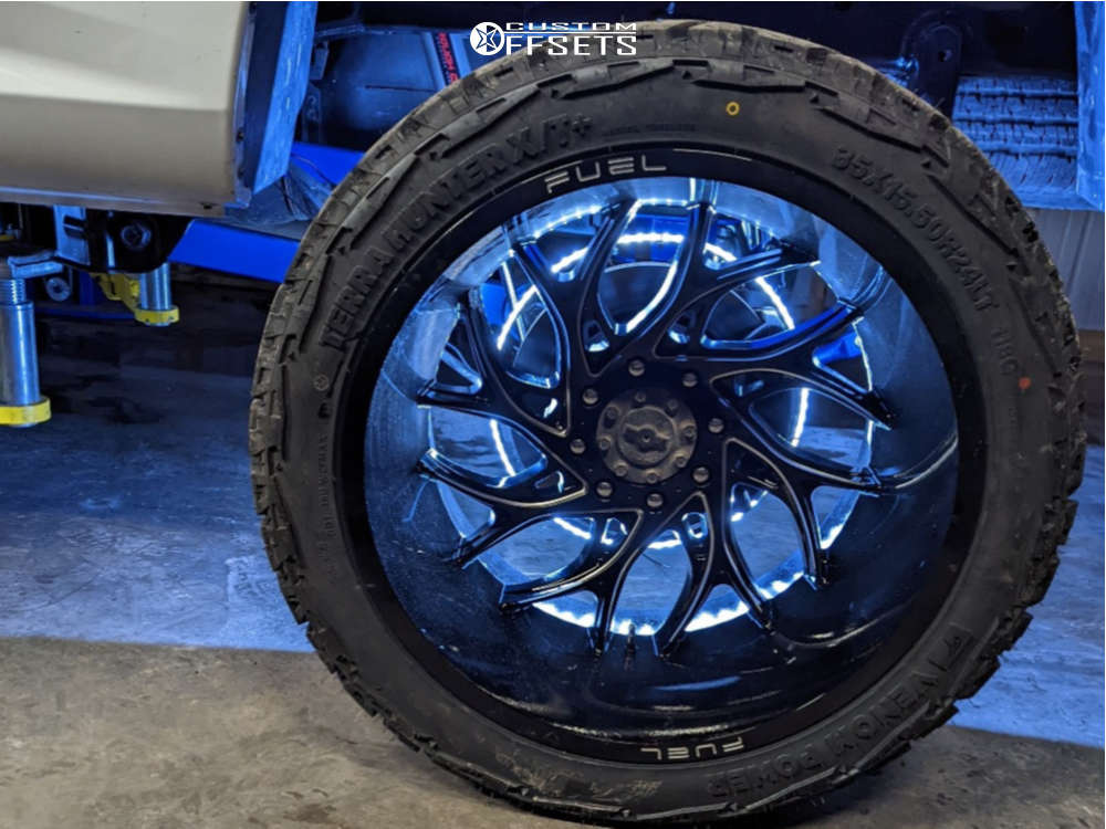 2015 Ram 2500 with 24x14 75 Fuel Runner and 35/15.5R24 Venom Power