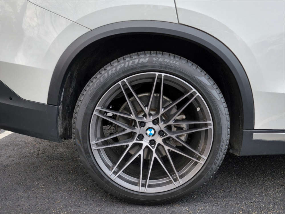 2019 BMW X5 with 21x9 20 Beyern Damon and 275/40R21 Pirelli