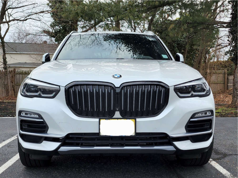 2019 BMW X5 with 21x9 20 Beyern Damon and 275/40R21 Pirelli