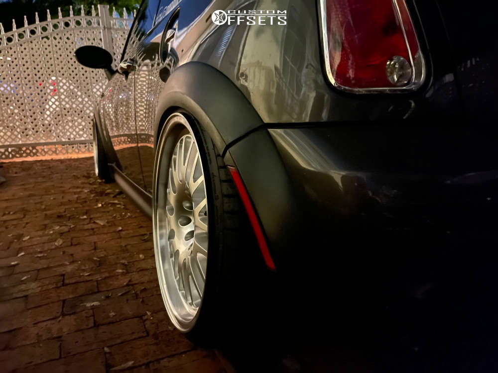 2006 Mini Cooper with 17x8 25 XXR 531 and 185/35R17 Accelera Phi-r and ...