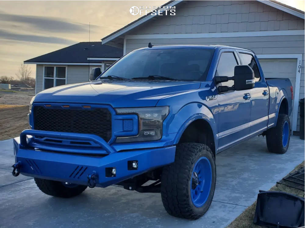 2020 Ford F150 with 20x10 19 Fuel Stroke and 33/12.5R20 Mickey