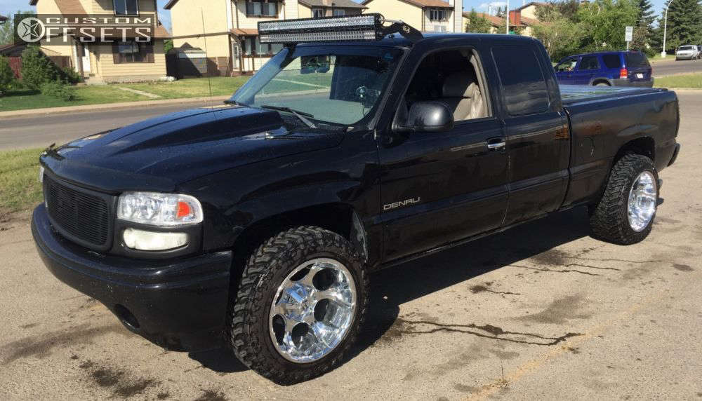 2001 GMC Sierra 1500 HD with 20x12 44 Fuel Dune and 33/12.5R20 Toyo